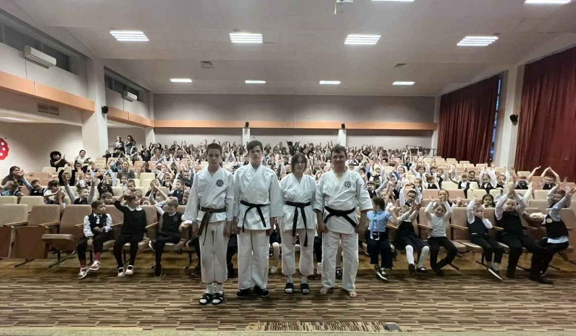 В школе Артемовского состоялось знакомство ребят с боевым искусством айкидо